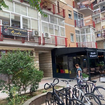Newly Renovated One Bedroom Apartment In Tiranë Ngoại thất bức ảnh