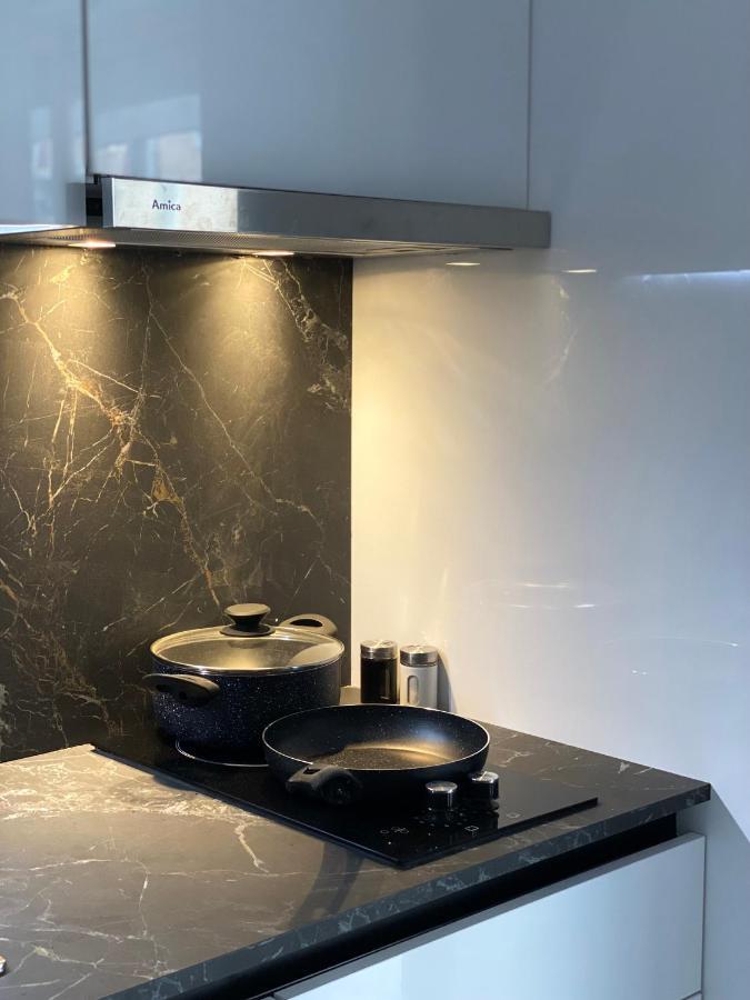 Newly Renovated One Bedroom Apartment In Tiranë Ngoại thất bức ảnh