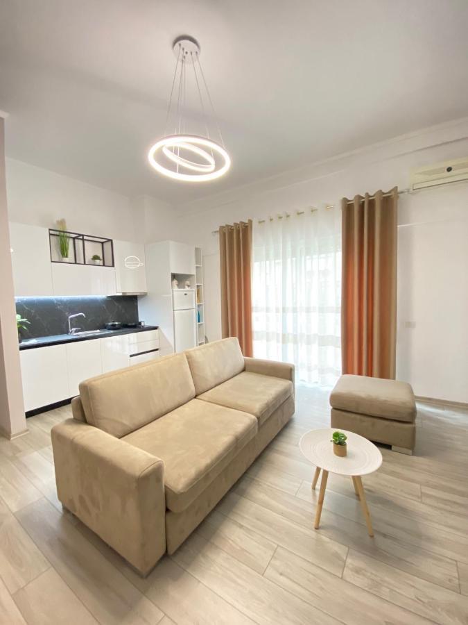 Newly Renovated One Bedroom Apartment In Tiranë Ngoại thất bức ảnh