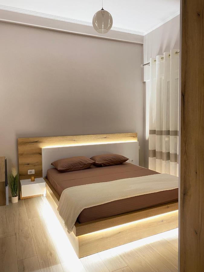 Newly Renovated One Bedroom Apartment In Tiranë Ngoại thất bức ảnh